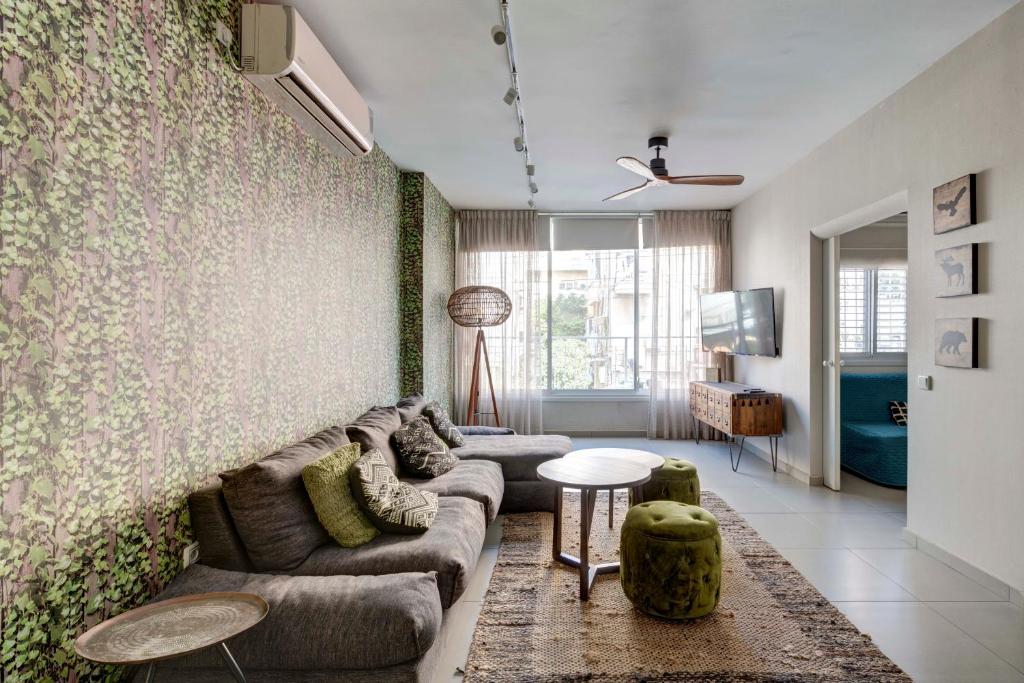 Ella SR by TLV2rent photo 3