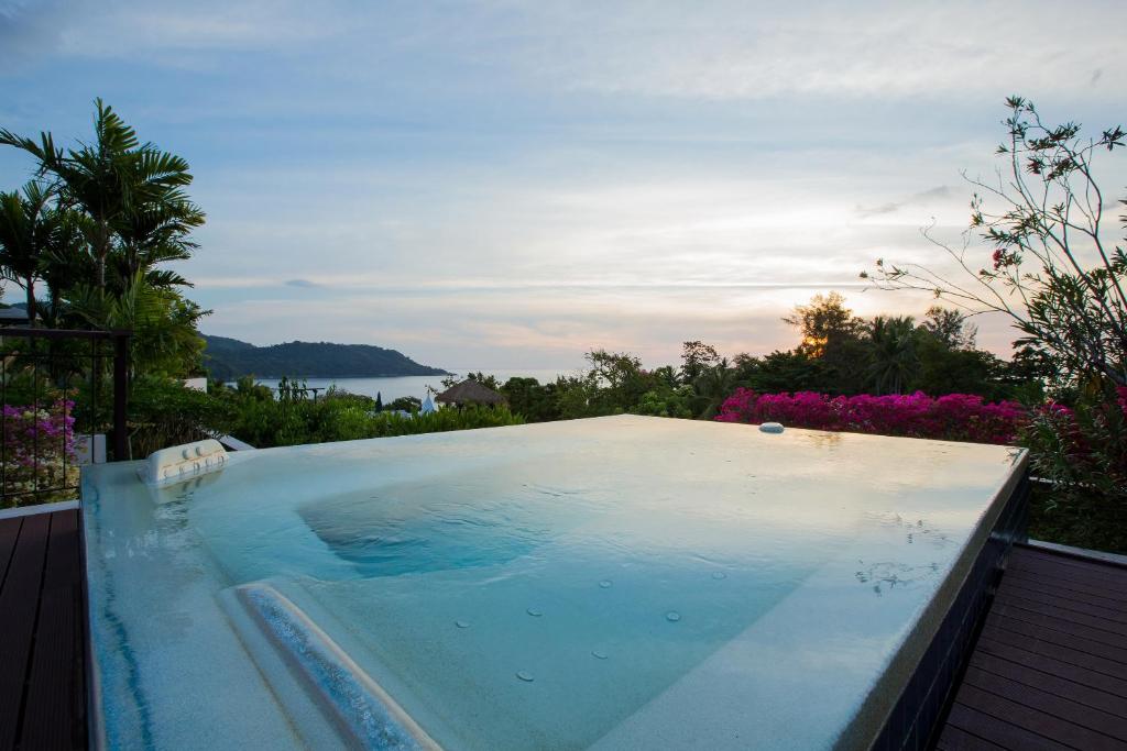 Ocean views Kata gardens penthouse 6C photo 2