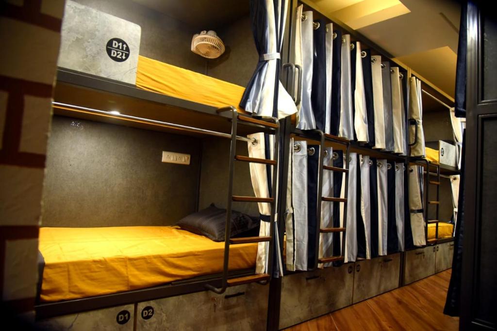 CHARYANA HOTEL AC DORMITORY photo 1