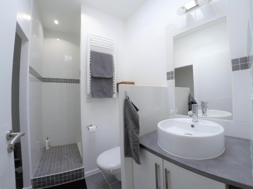 Le T2 moderne des Palmiers au coeur de Moissac photo 2