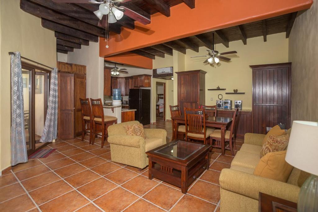 Caribbean Breeze 6B Condo photo 3
