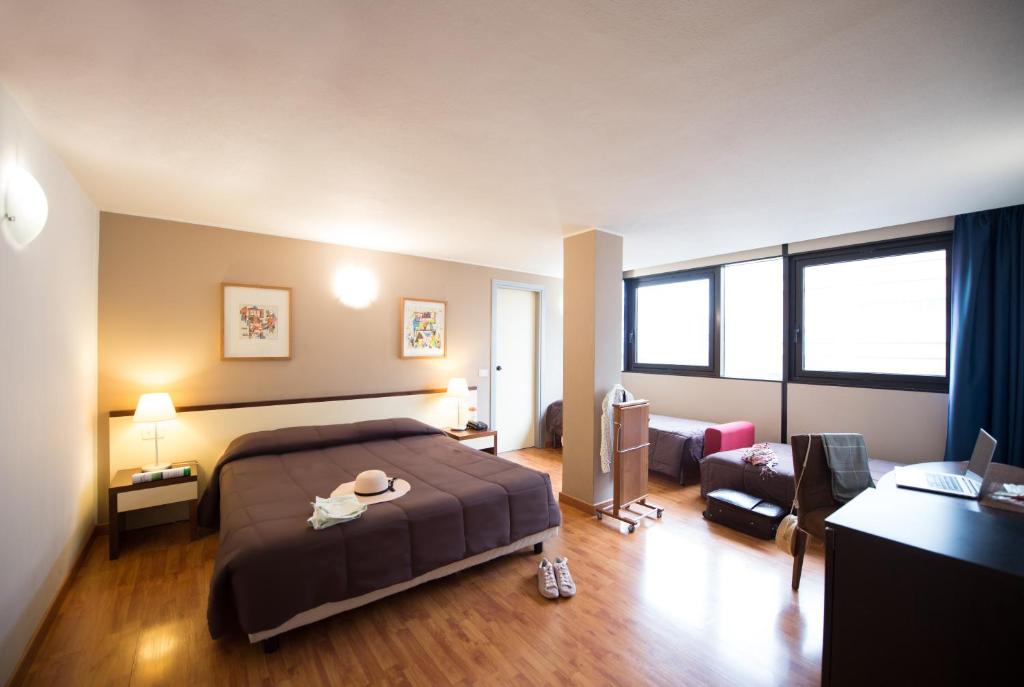 Ibis Styles Palermo Cristal photo 1