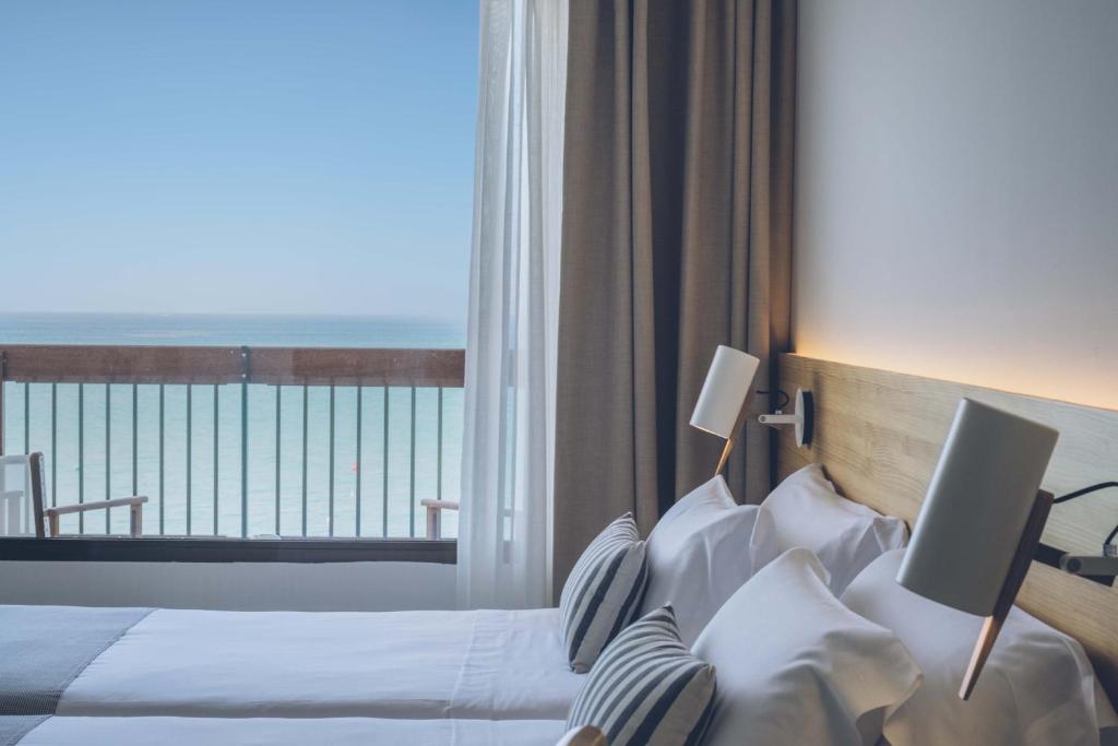 AYA Seahotel - Adults Only photo 4