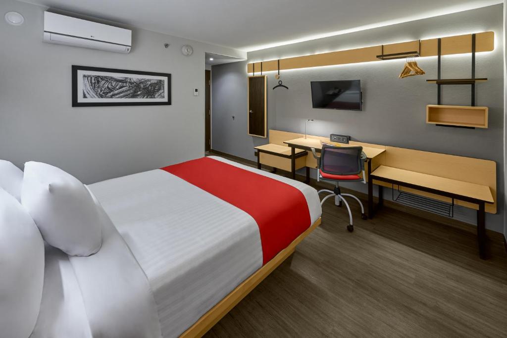 City Express by Marriott Guaymas photo 1