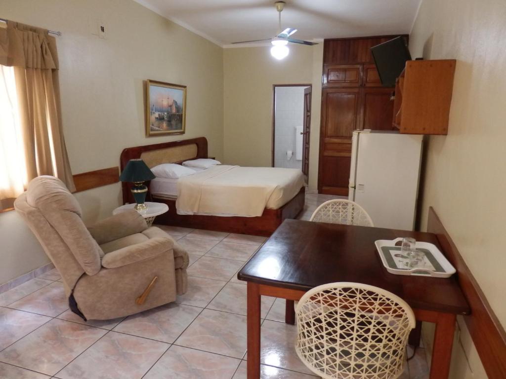Сьюит (Люкс с кроватью размера «king-size»), Hotel Garant & Suites