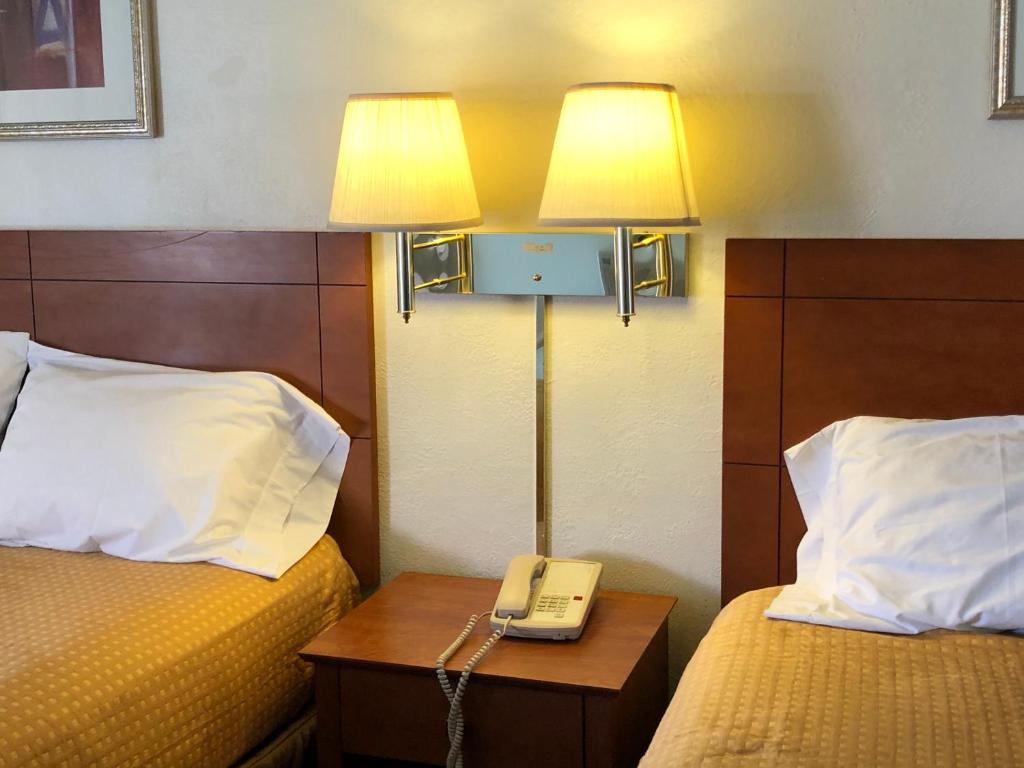Economy Inn Alamogordo photo 3