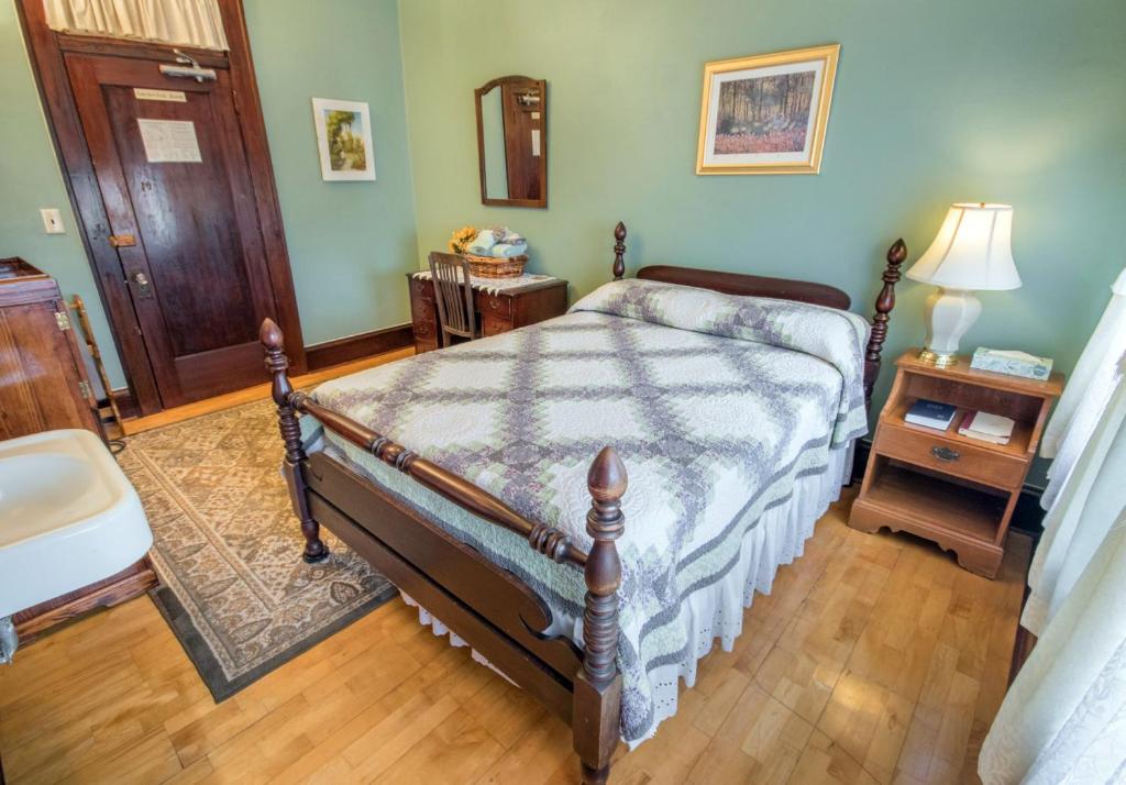 Семейный (Семейный люкс), The Edgewater Hotel