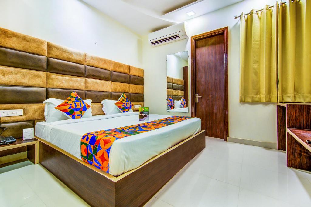 FabHotel Nayyar Inn photo 1