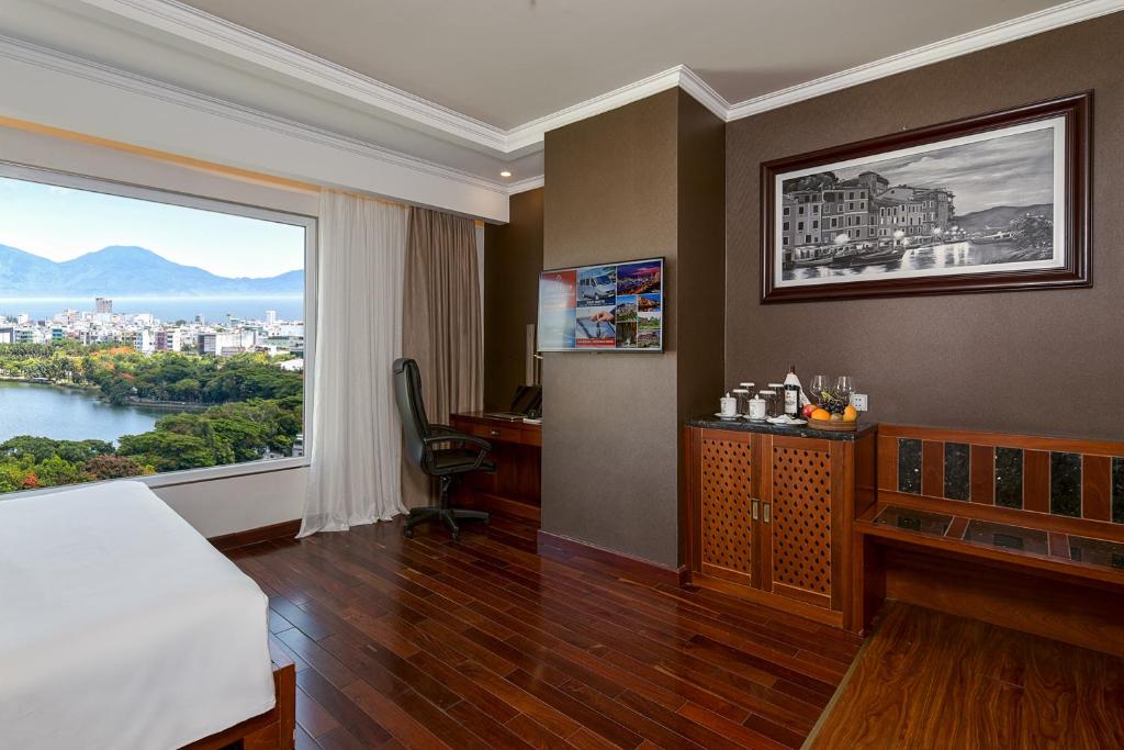 Двухместный (Номер с кроватью размера «king-size» и видом на озеро), Samdi Hotel