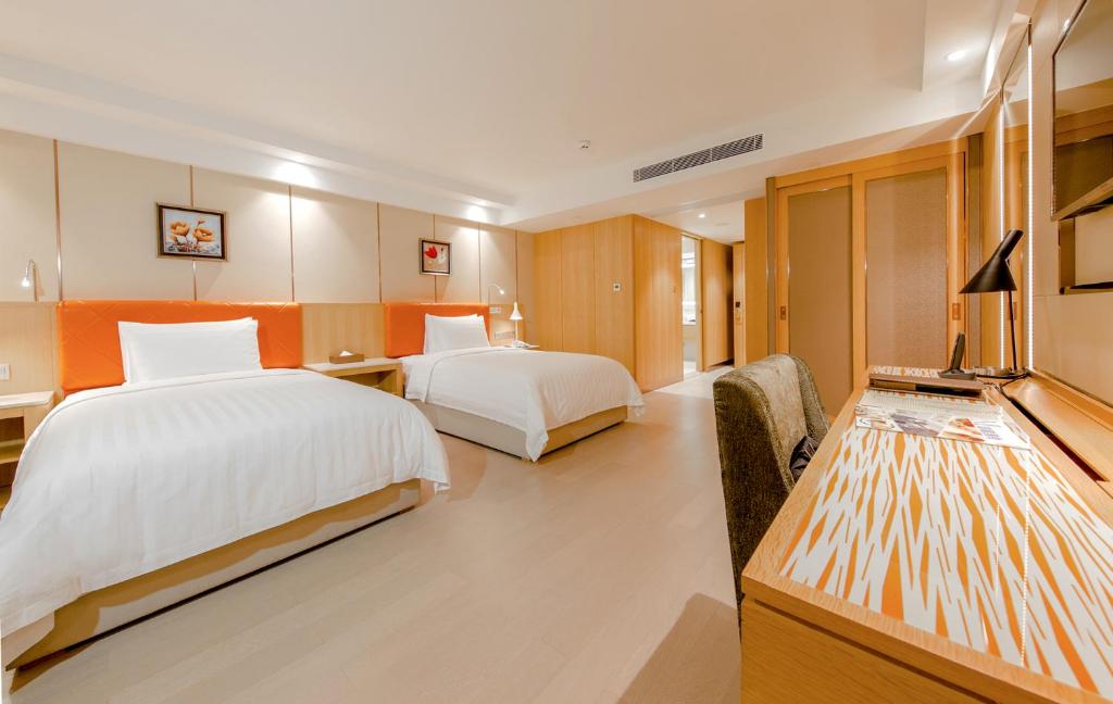Royal Dragon Hotel photo 4