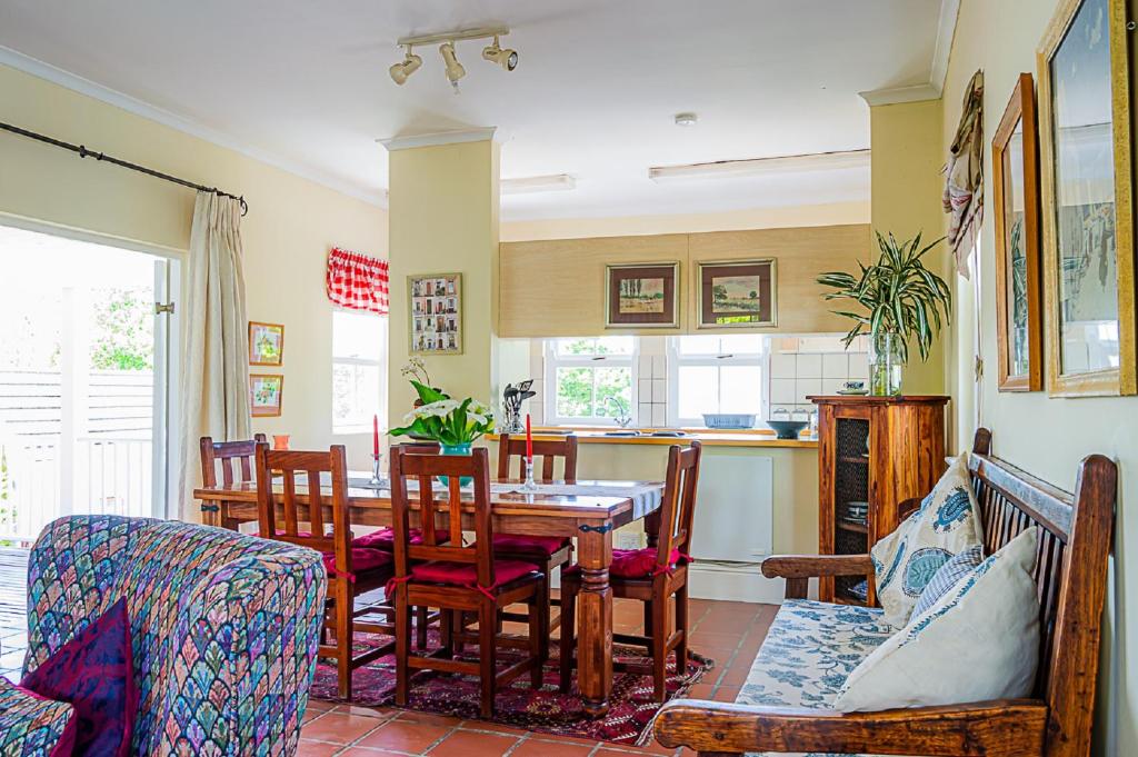 56B Gowrie Village photo 4