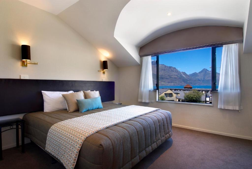 Hurley's of Queenstown photo 4