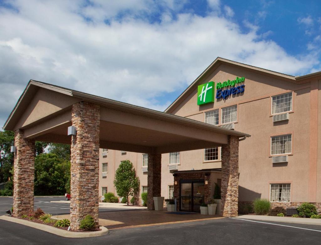 Holiday Inn Express Mount Pleasant-Scottdale, an IHG Hotel image
