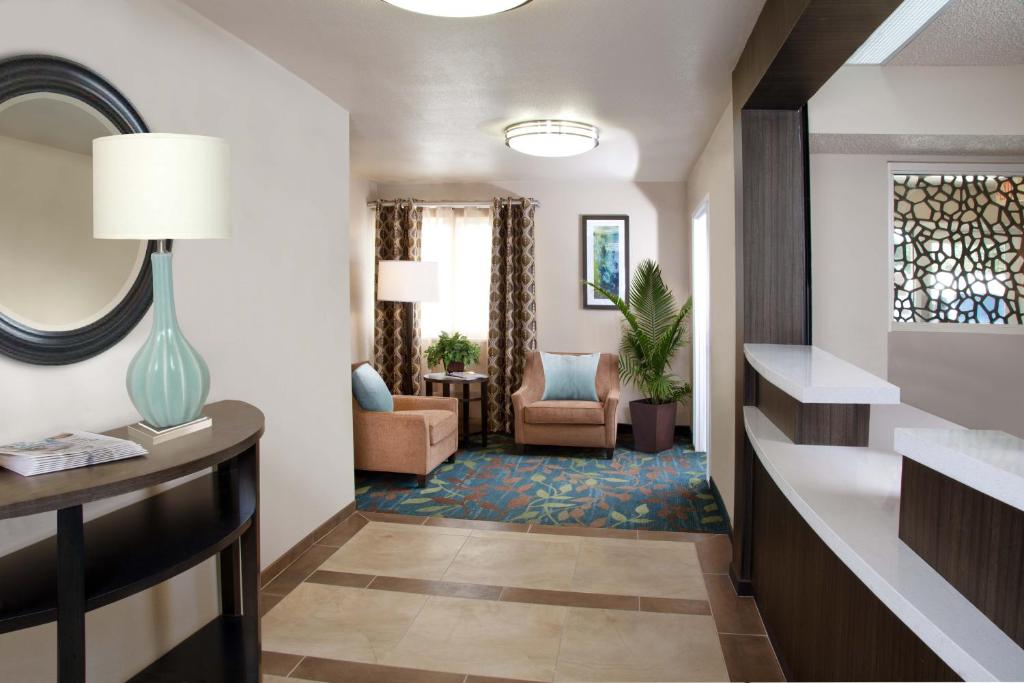 Candlewood Suites - Grand Prairie - Arlington, an IHG Hotel photo 1