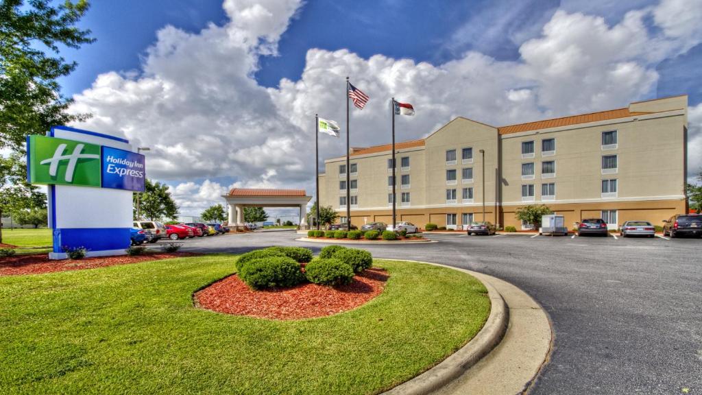 Holiday Inn Express Greenville, an IHG Hotel image