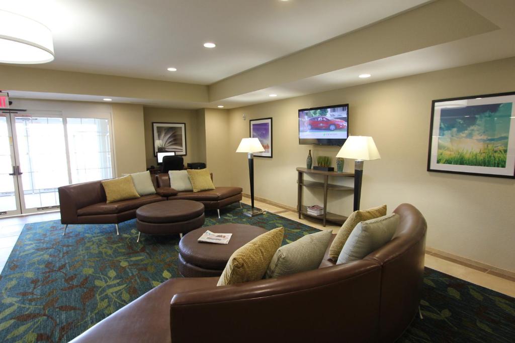 Candlewood Suites Greenville, an IHG Hotel photo 2