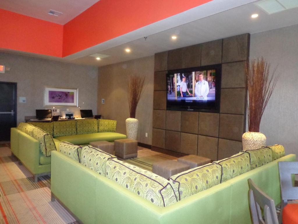 Holiday Inn Express Frisco Legacy Park Area, an IHG Hotel photo 4