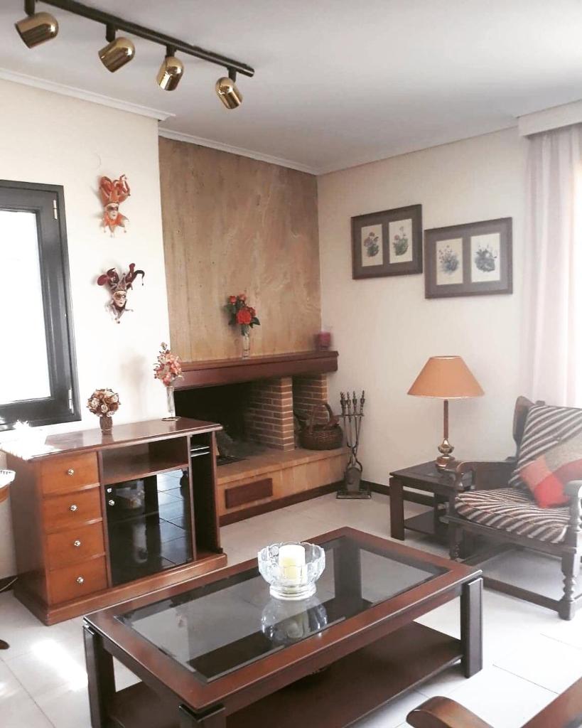 Fantastic villa, a 5 minute drive from the beach! - Tap to explore photos
