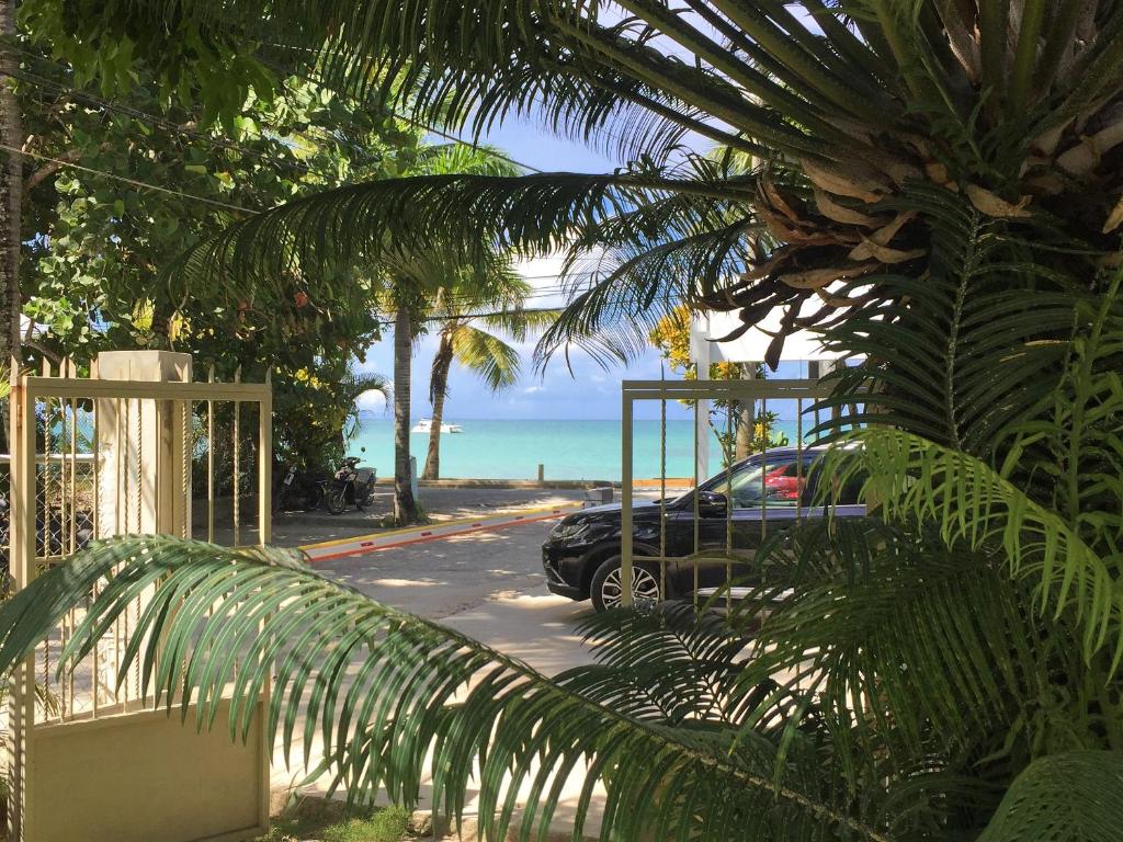 Beach Hotel Casa Nina photo 4