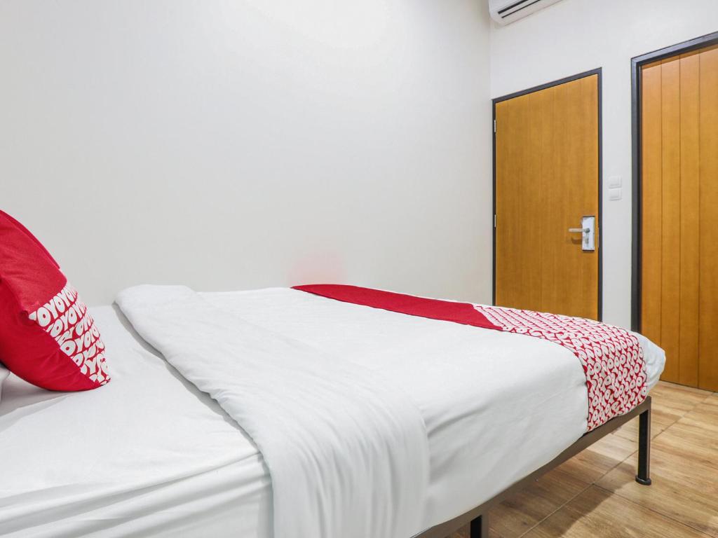 Двухместный (Стандартный двухместный номер с 1 кроватью), OYO 127 W Residence