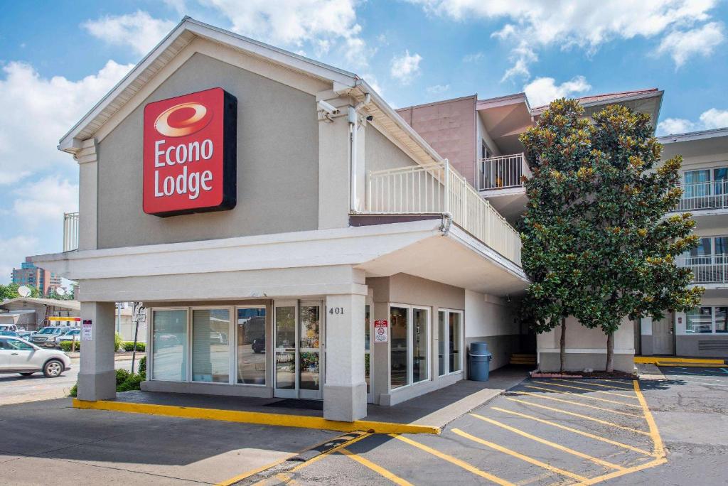 Econo Lodge Downtown Louisville image