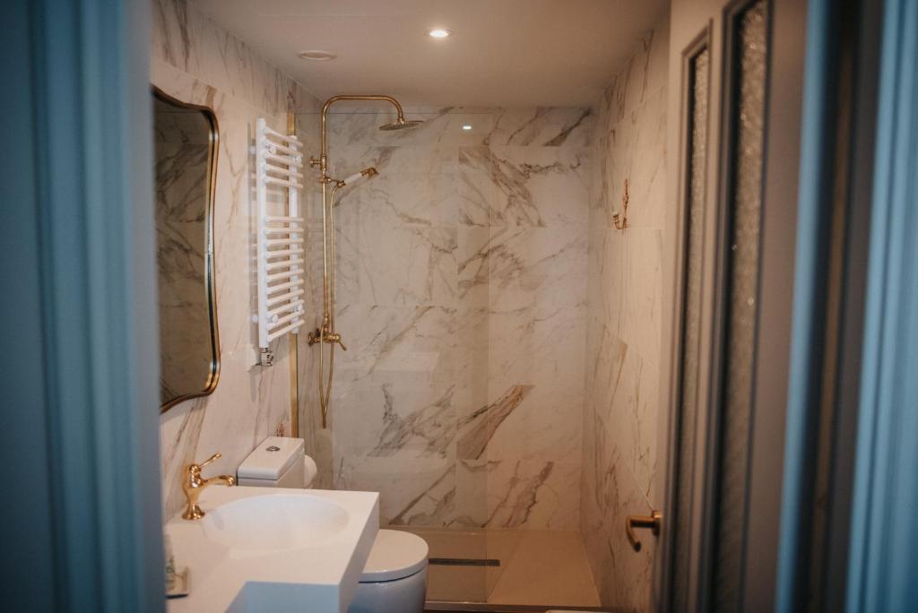 1930 Boutique Hotel - Tap to explore photos