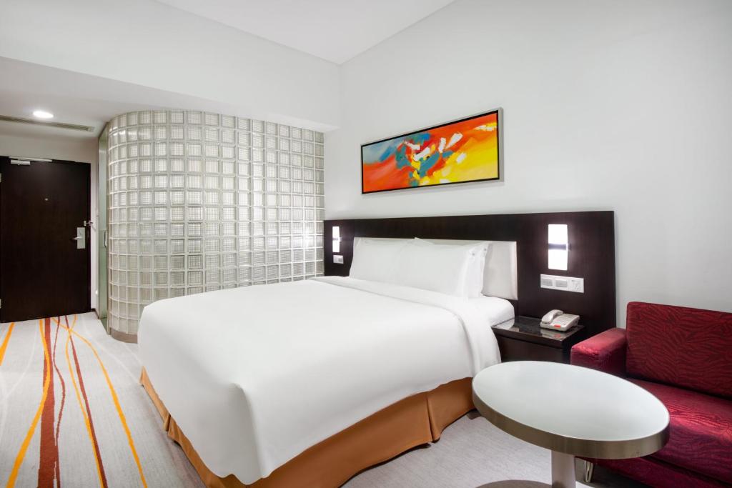 Трехместный (Стандартный номер с кроватью размера «king-size» - Высокий этаж), Holiday Inn Express Gulou Chengdu