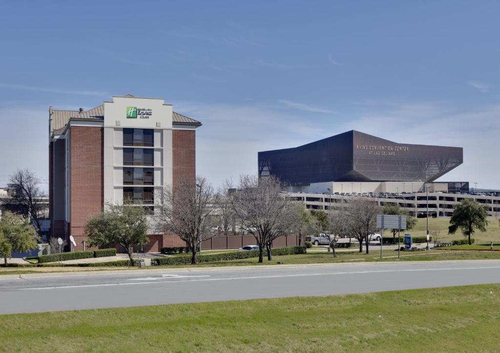 Holiday Inn Express & Suites Irving Conv Ctr - Las Colinas, an IHG Hotel photo 1