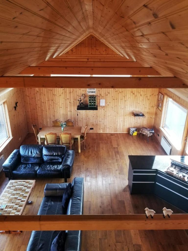 Glass House with Private River & 360° Views photo 2