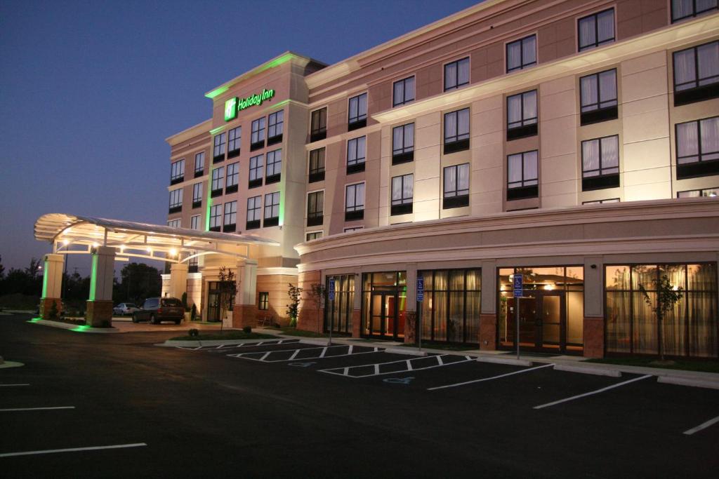 Holiday Inn Columbus-Hilliard, an IHG Hotel image
