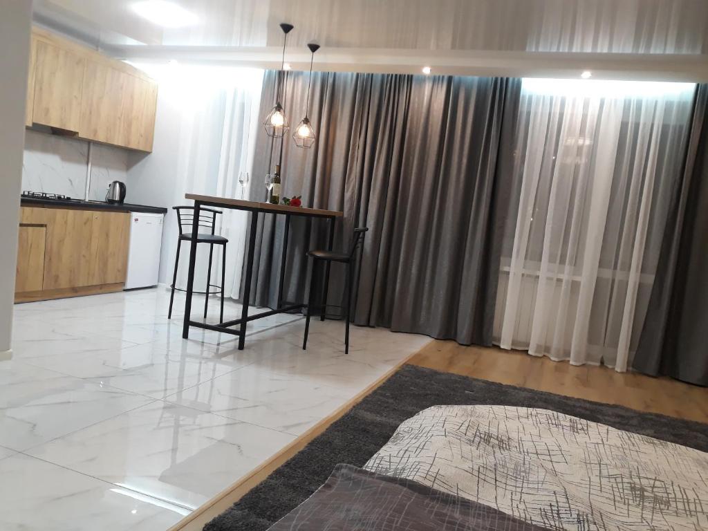 Apartment on Karla Marksa Avenue photo 3