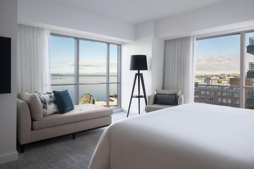Двухместный (Угловой люкс «Эллиотт-Бэй»), Four Seasons Hotel Seattle