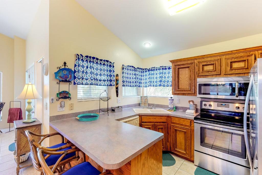 Long Island Village Unit 111 photo 2