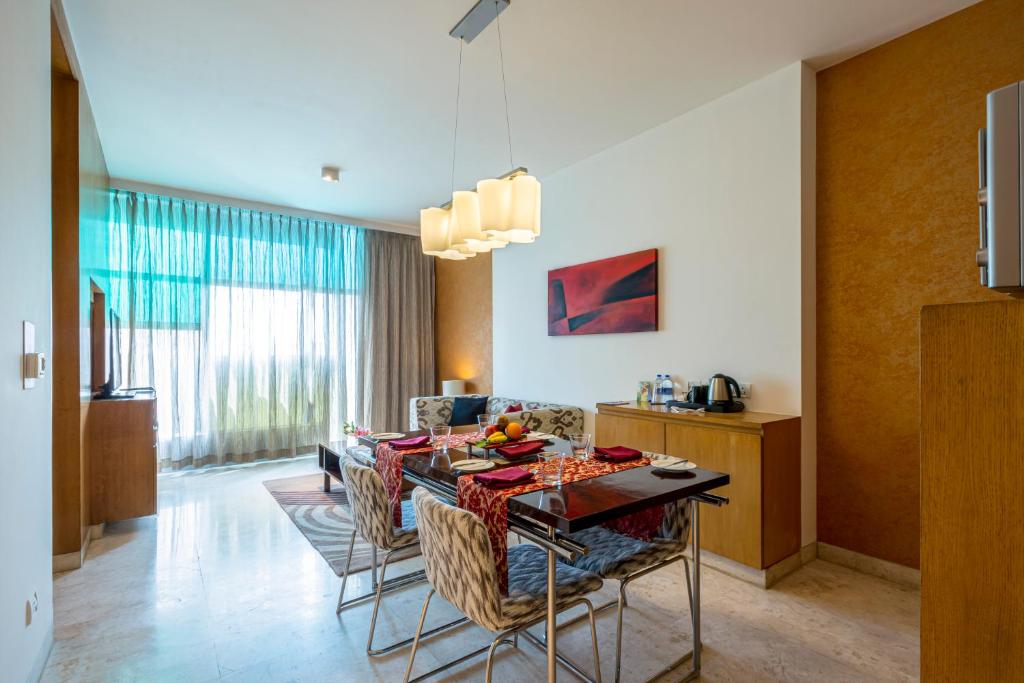 Сьюит (Deluxe Suite City View Queen Bed), Vivanta By Taj - Whitefield