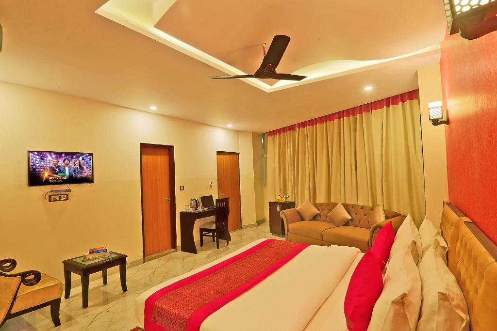 Двухместный (Улучшенный двухместный номер с 1 кроватью), Hotel Airport Inn Mahipalpur