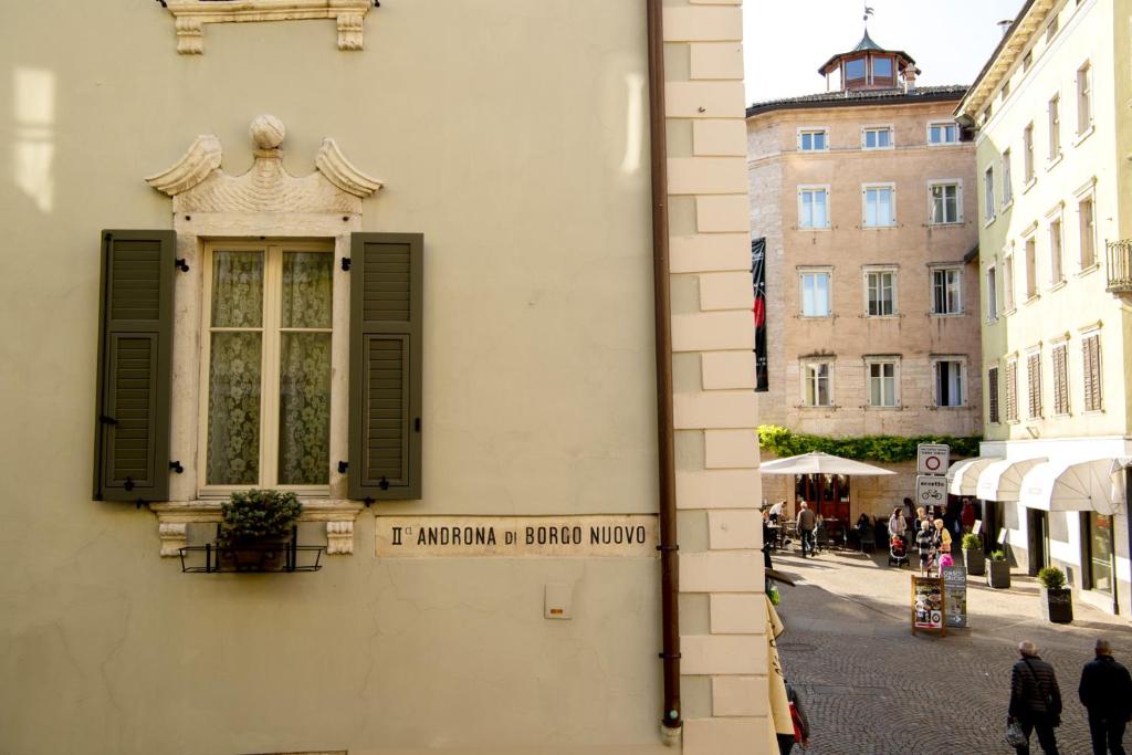 YUGOGO MAZZINI 41 Trento Centro
