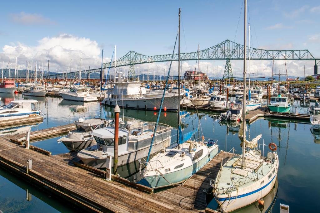 Astoria Riverwalk Inn image