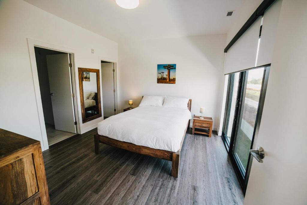 LXTX Luxury Apartments by Corporate Stays photo 1