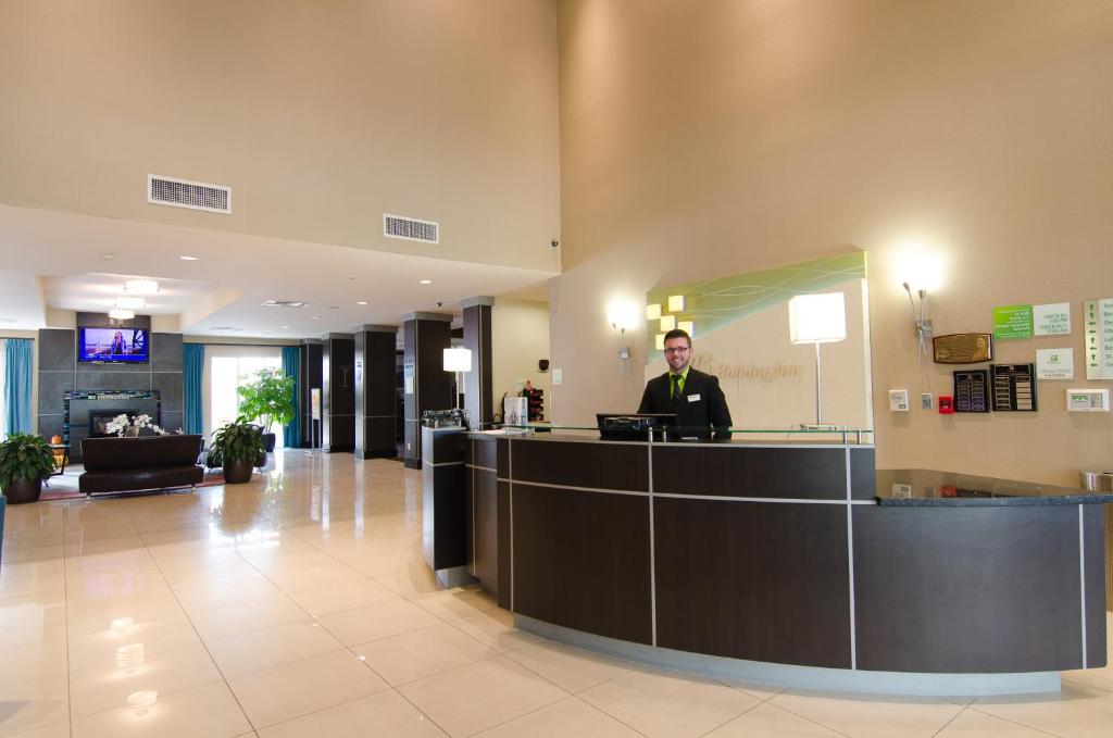 Holiday Inn Hammond, an IHG Hotel photo 3