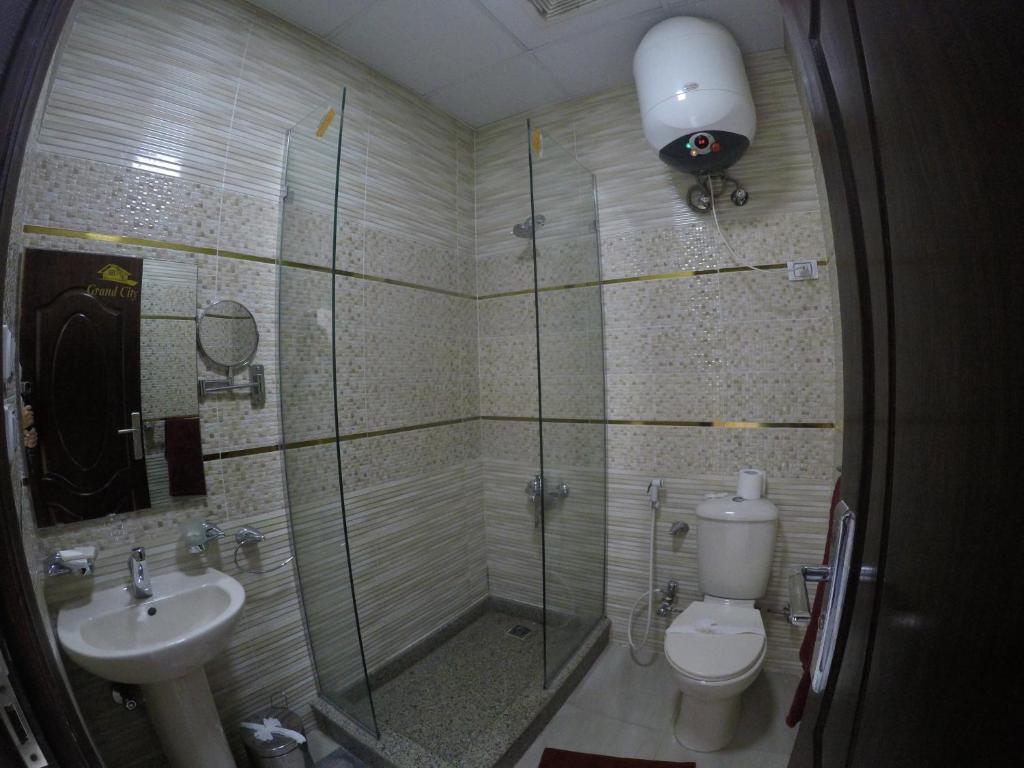 Двухместный (Улучшенный двухместный номер с 1 кроватью), New City Hotel