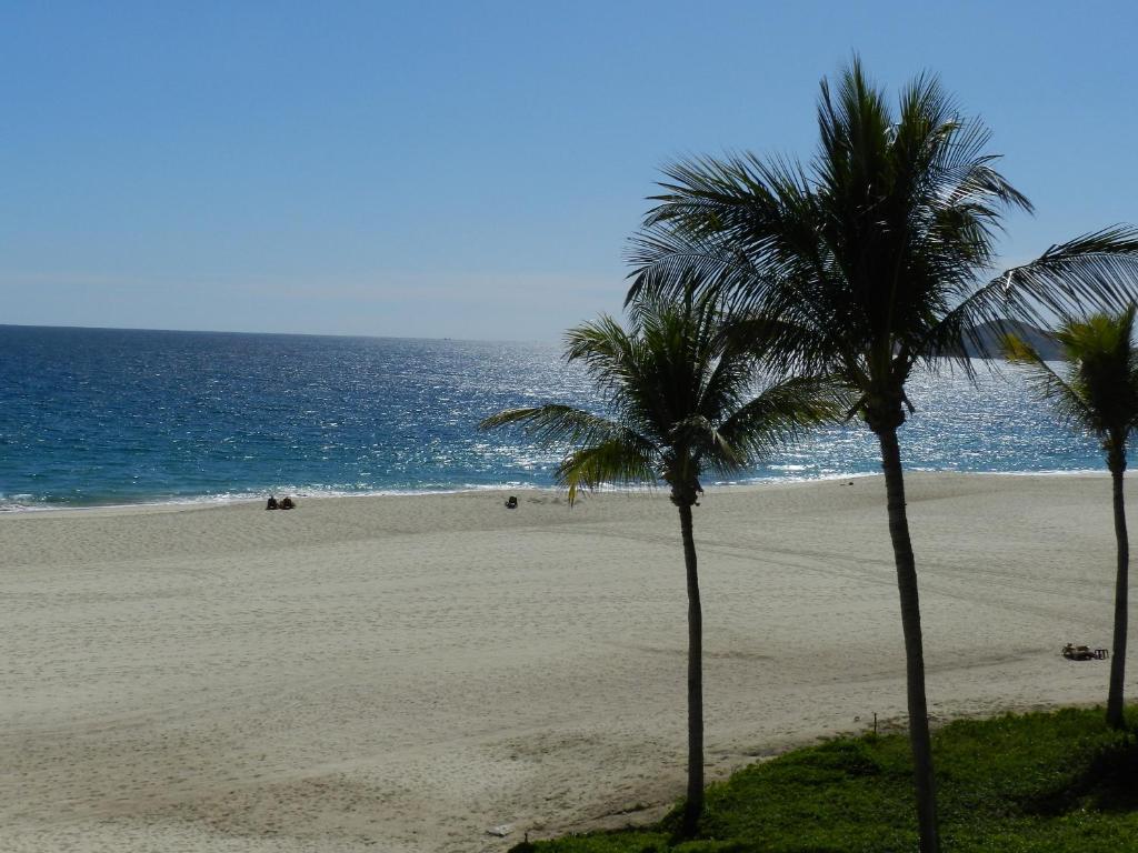 Condominios La Tortuga - Ocean Front photo 3