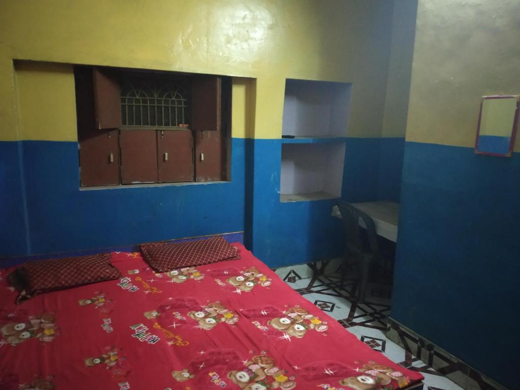 Двухместный (Deluxe Double Room with Bath - Indian nationals only), Hotel Yatri Niwas