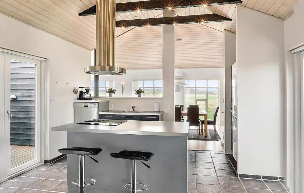 Stunning Home In Hurup Thy With 5 Bedrooms, Sauna And Wifi photo 3