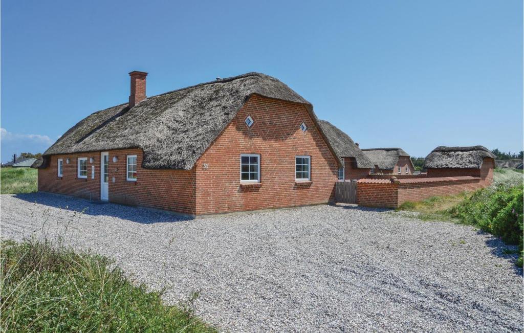 Amazing Home In Ringkbing With 6 Bedrooms, Sauna And Wifi photo 2