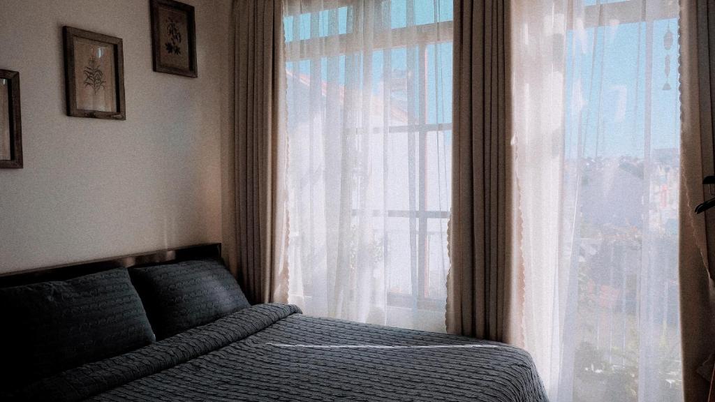 TUTU HOUSE