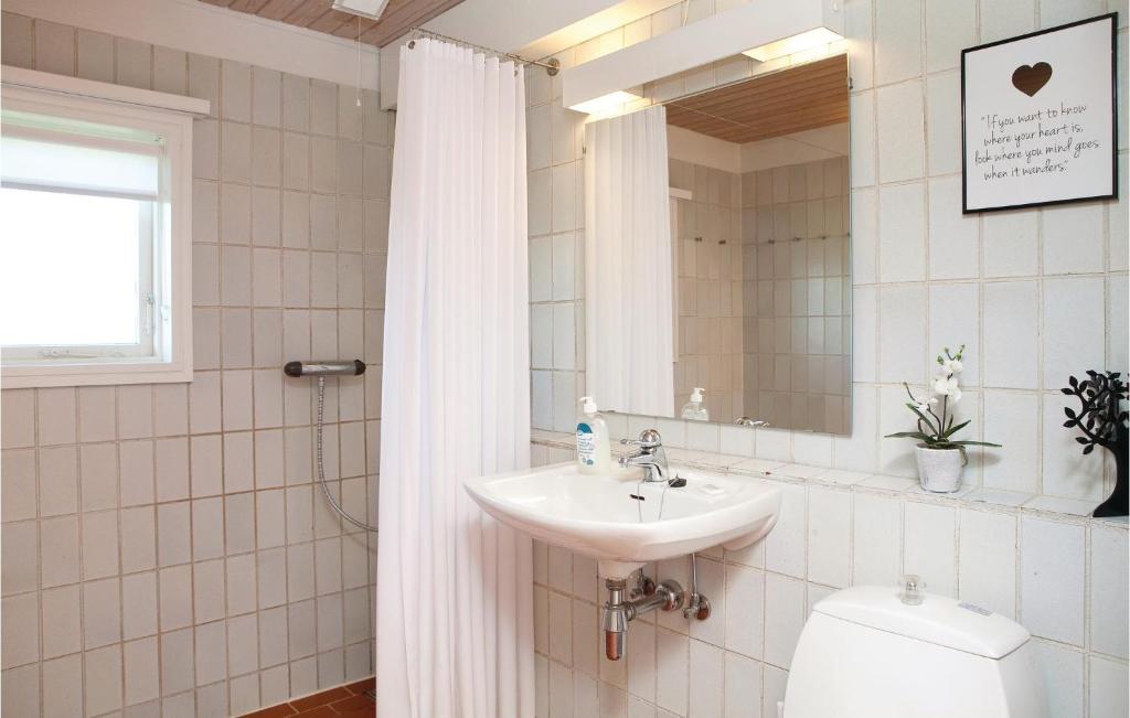 Amazing Home In Pandrup With 2 Bedrooms And Wifi photo 4