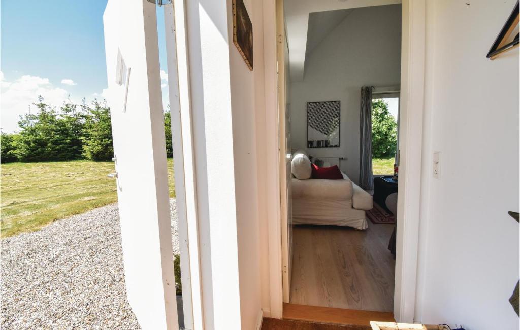 Nice Home In rbk With 8 Bedrooms, Wifi And Outdoor Swimming Pool photo 4