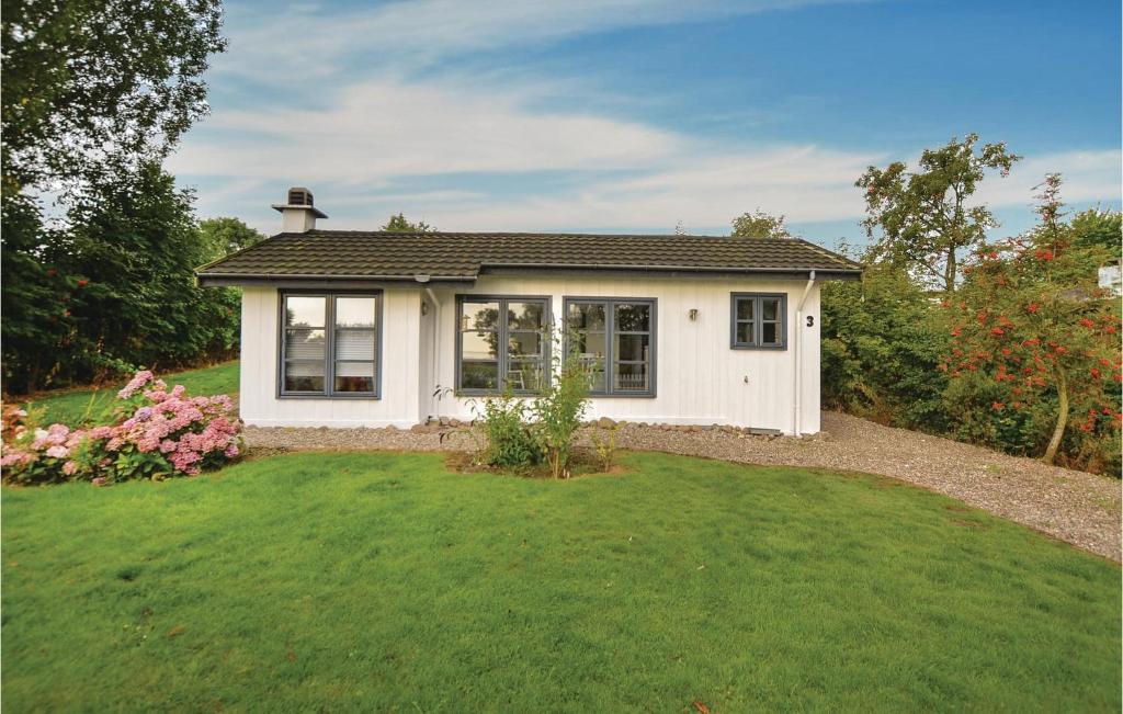 Stunning Home In Augustenborg With 3 Bedrooms And Wifi photo 4