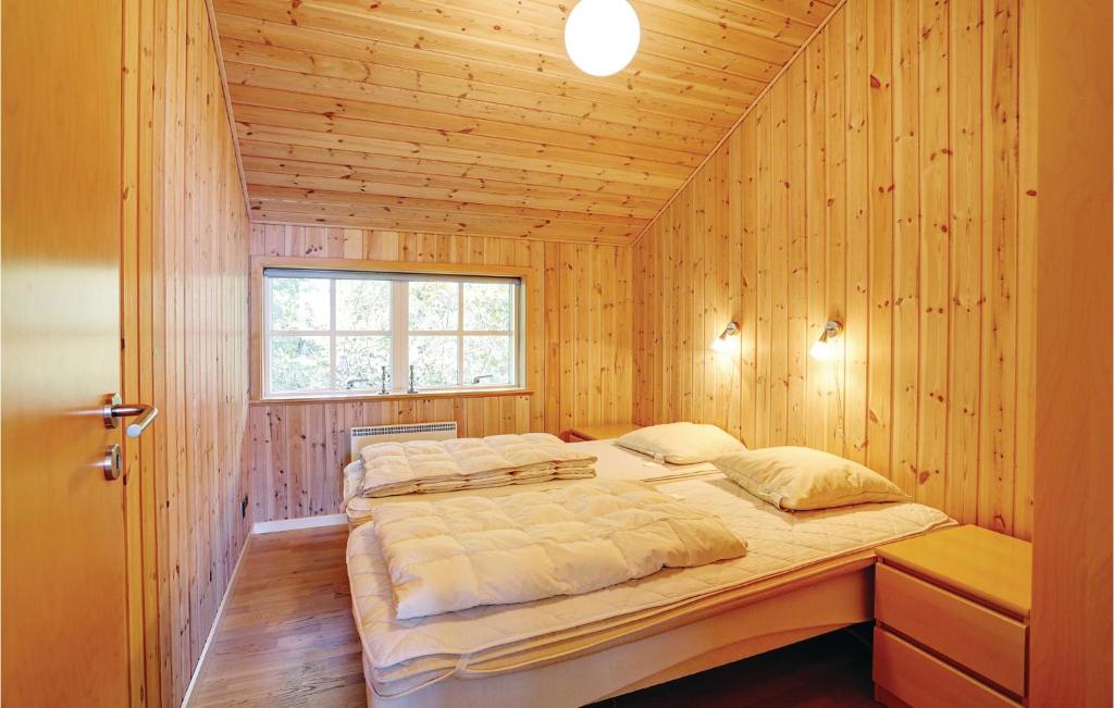 Nice Home In Rnne With 4 Bedrooms, Sauna And Wifi photo 1