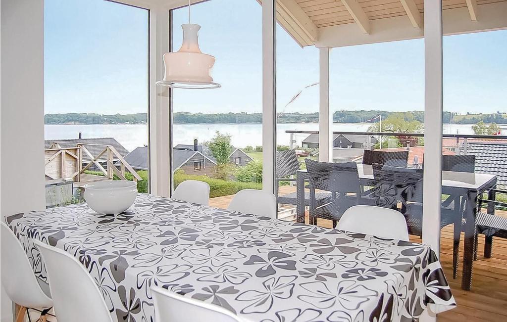 Stunning Home In Hejls With 1 Bedrooms And Wifi photo 2